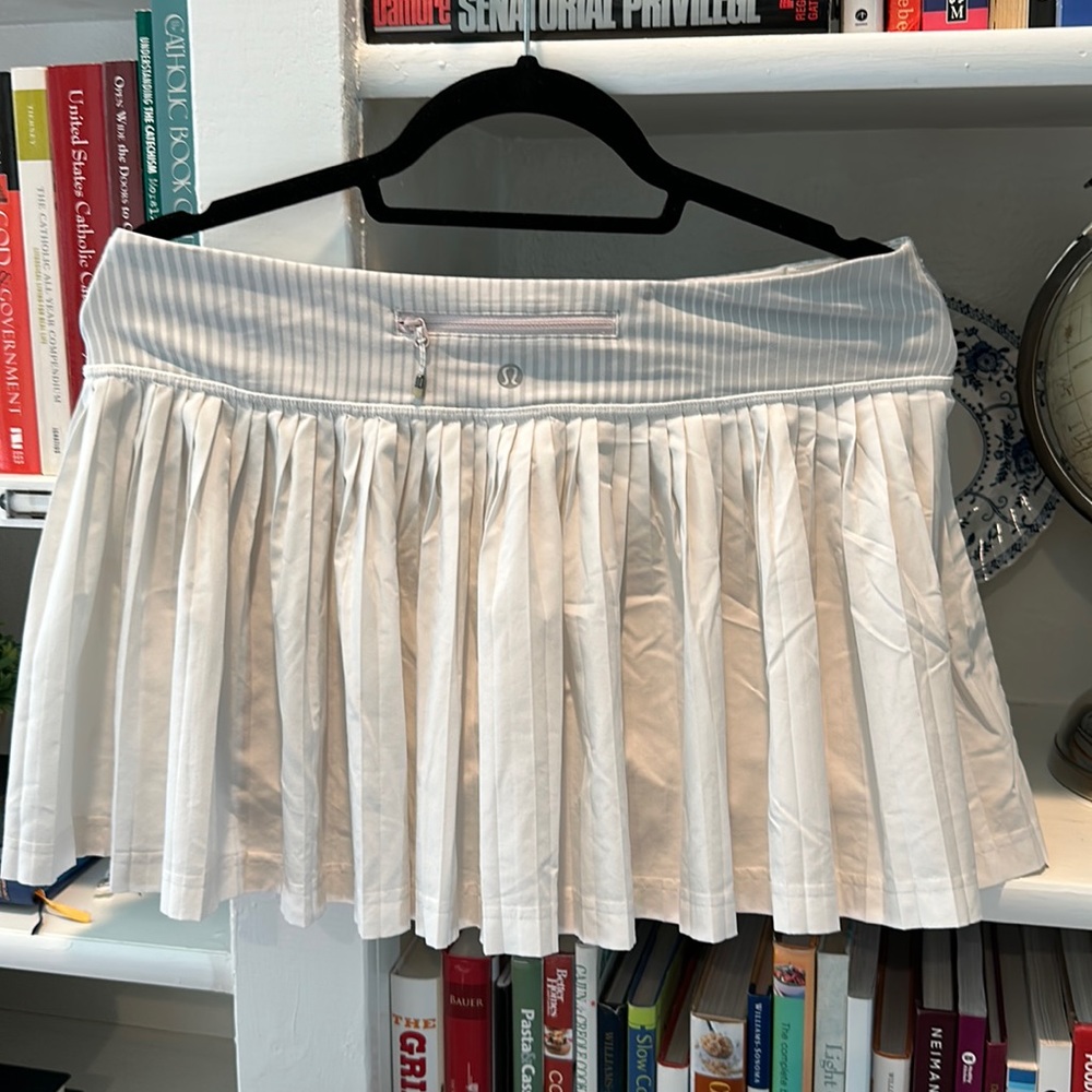 Lululemon white pleated skort- size 8